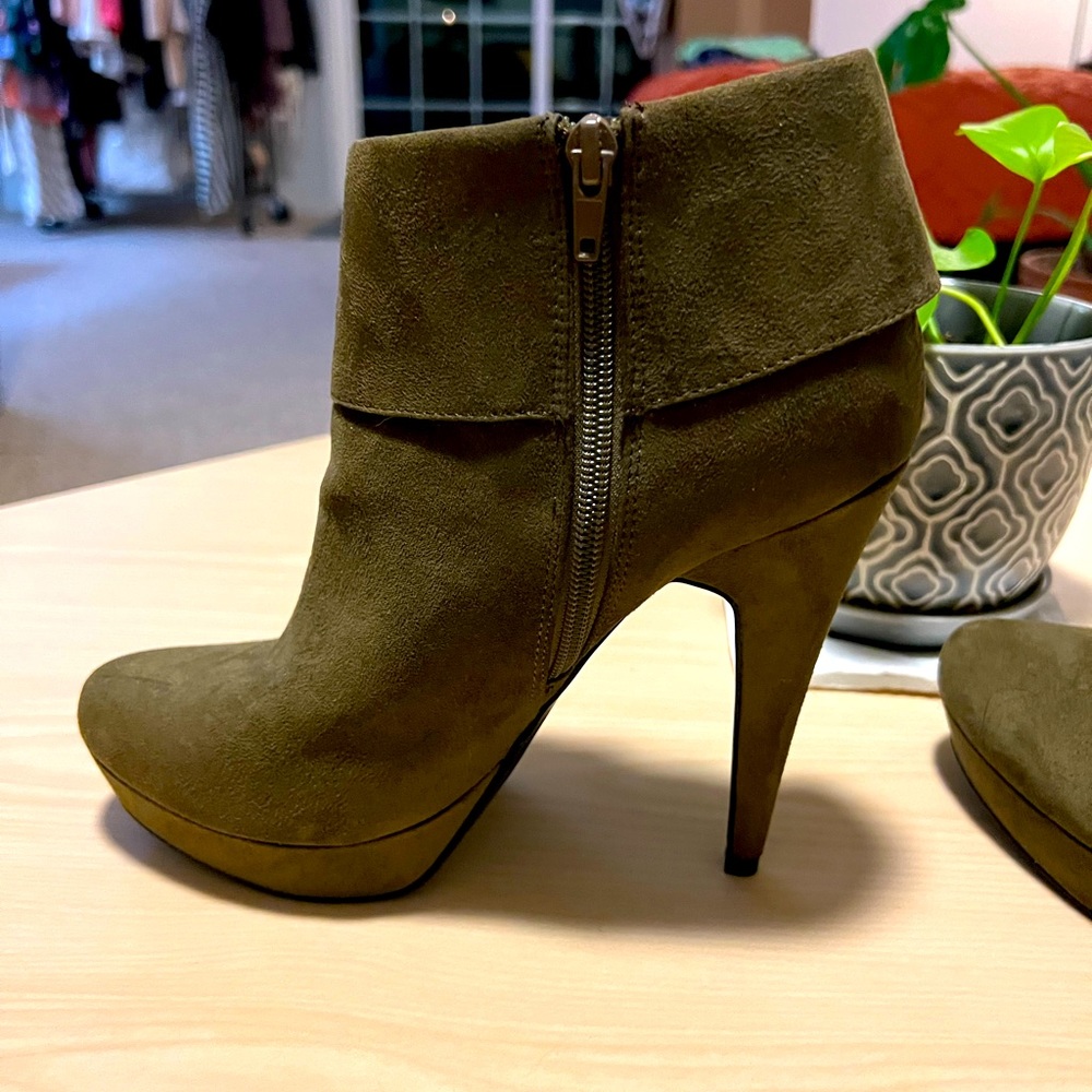 GBG LoS ANGELES stiletto booties